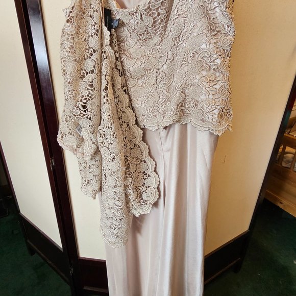 R & M Richards Tan Mother of the Bride Evening Gown Dress 2 Peice Size 16 - Picture 5 of 5
